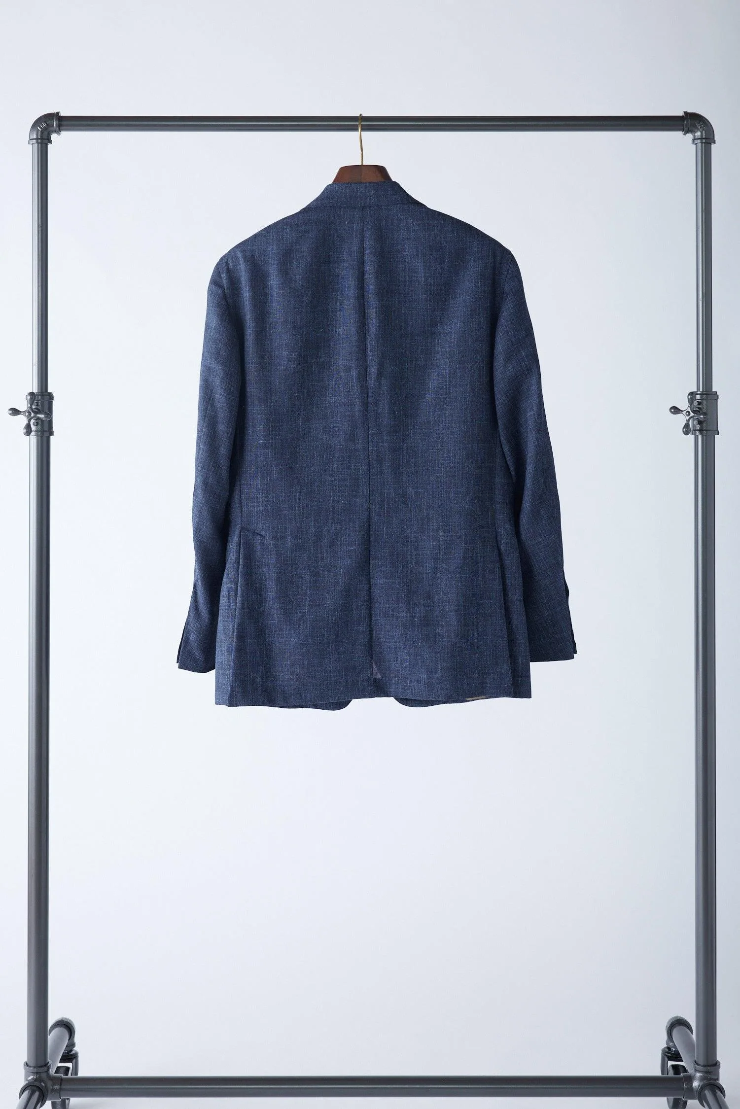 Signature Linen-Silk Loro Piana Suit - Image 7